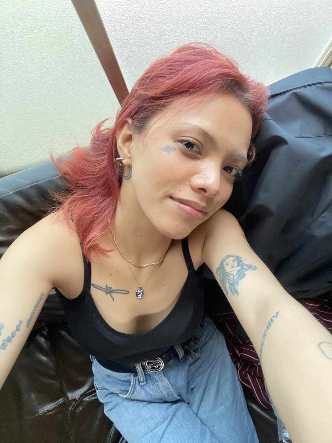 baddie lesbian (pierced nipples, tease, braless)