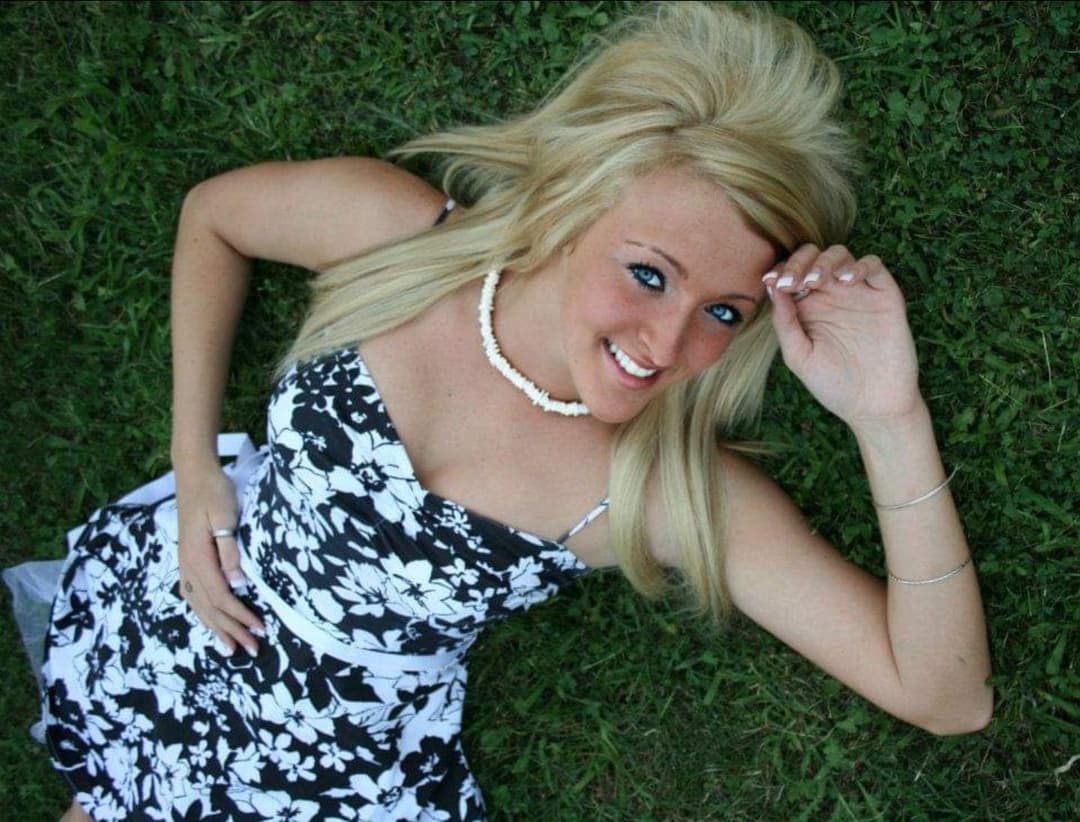 Anissa 18yo. Comment, repost, or message me.