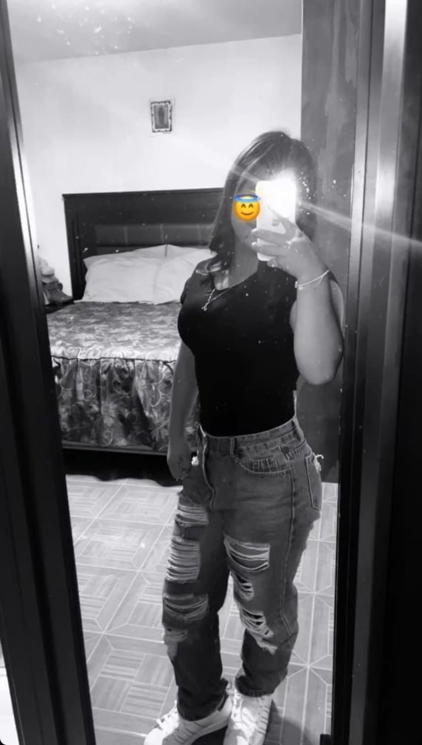 Puta pendejita adicta a la verga tetonsita y de culo rico exhibida