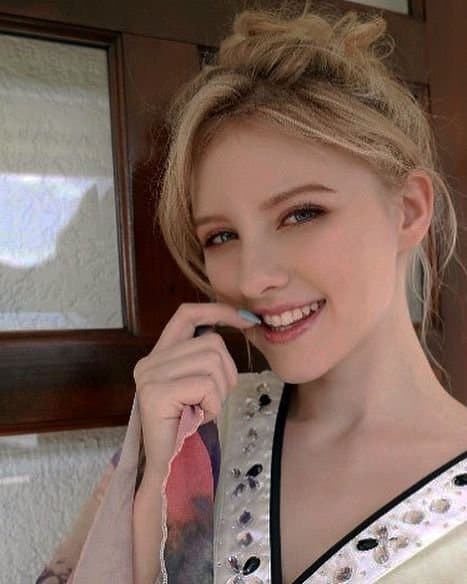 Melody Marks Girl Next Door hottie