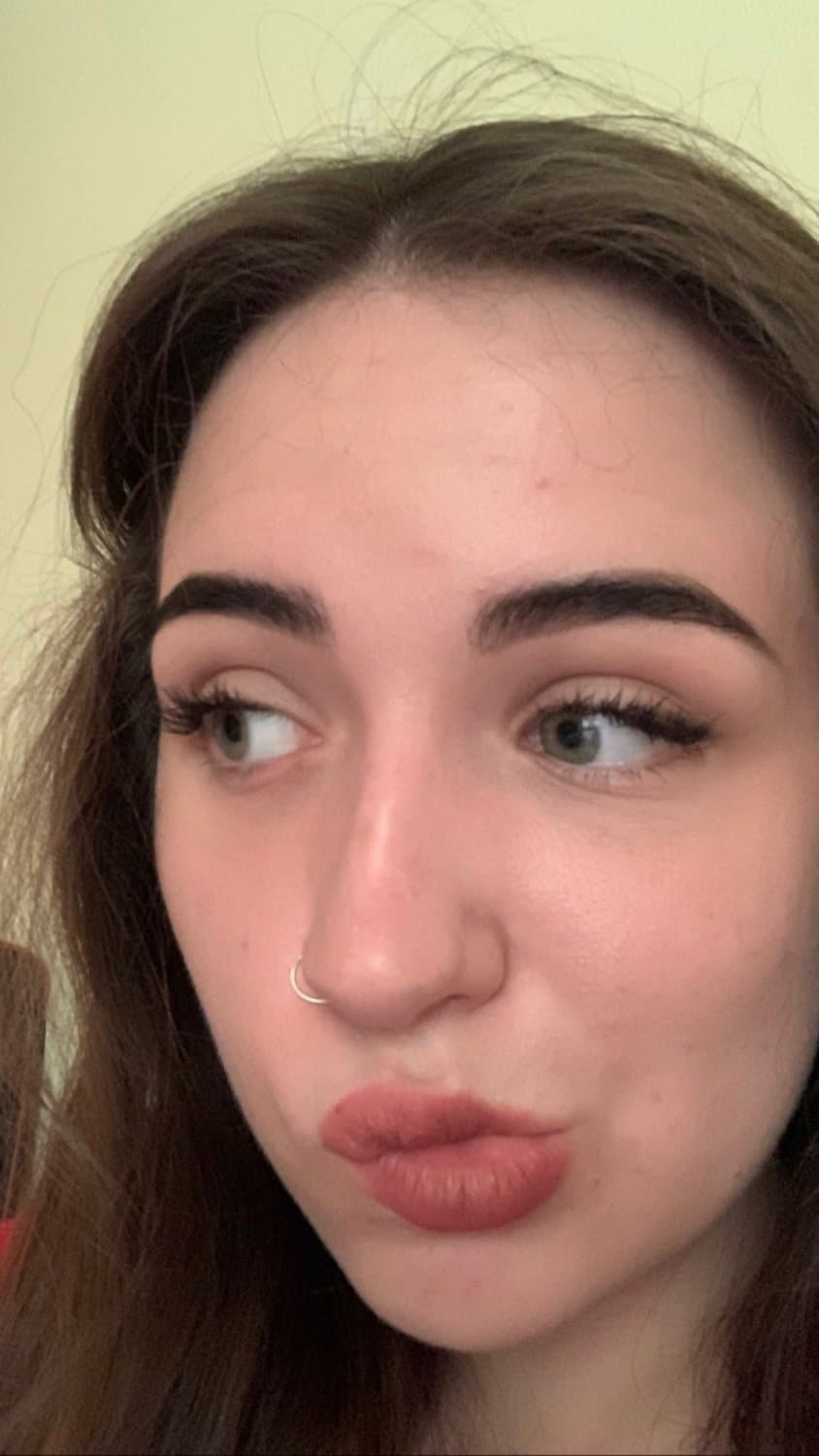 Sexy lips hot feet slut. High heel