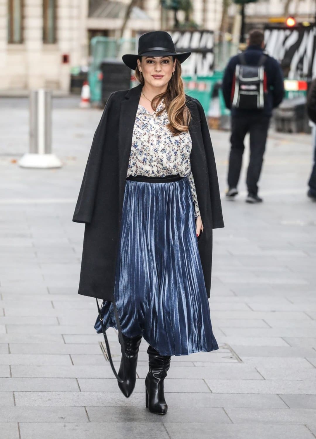 Kelly Brook - Black Knee High Leather Boots