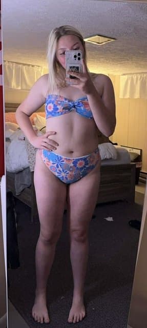 which is best outfit for the pool?