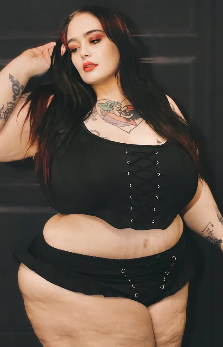 Click to view full size Bbw goth big legs
