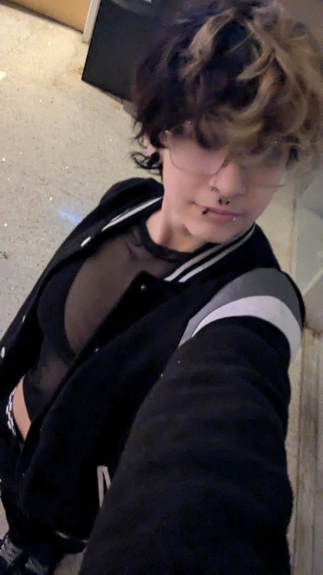 Tomboy short Hair Dyke stud Ren P2