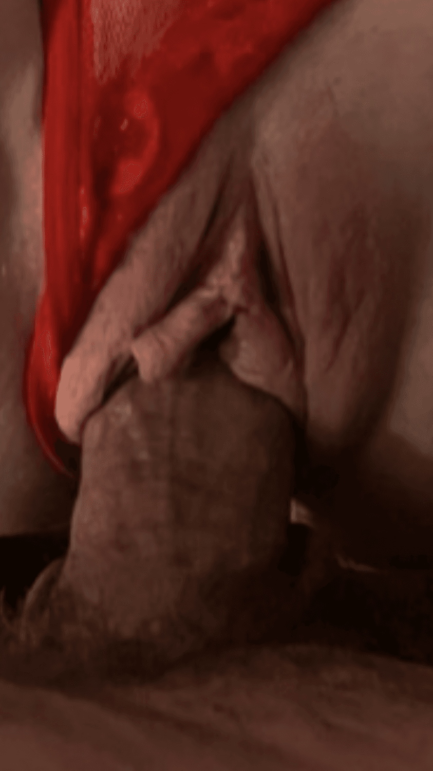 PHAT ass on this ginger MILF whore ?