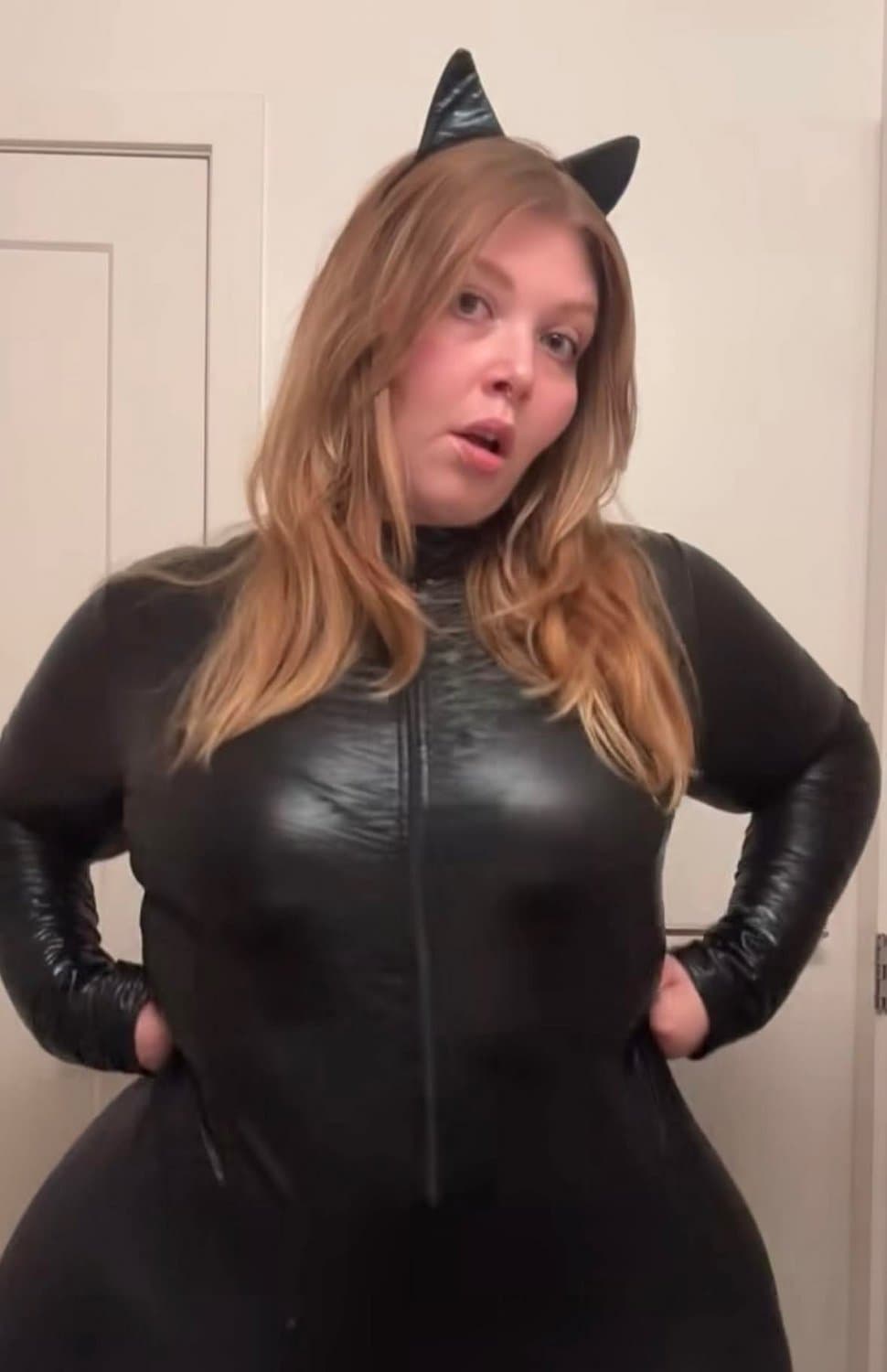 Click to view full size MASSIVE HUGE ASS SSBBW