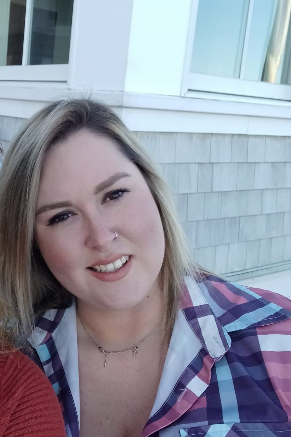 Click to view full size "Melody" goes on Brokeamateurs 3 times to get all her holes filled and to drink plenty of cum