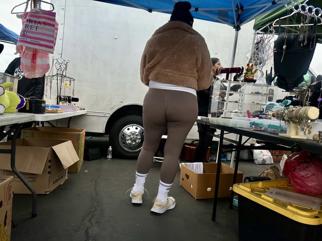 Amazing VPL on Jiggly Fat Ass Latina MILF