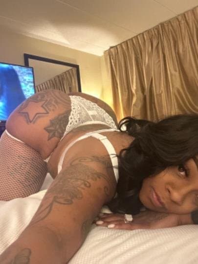 Married thick big booty ebony milf mom gives her sons friend head n rides him