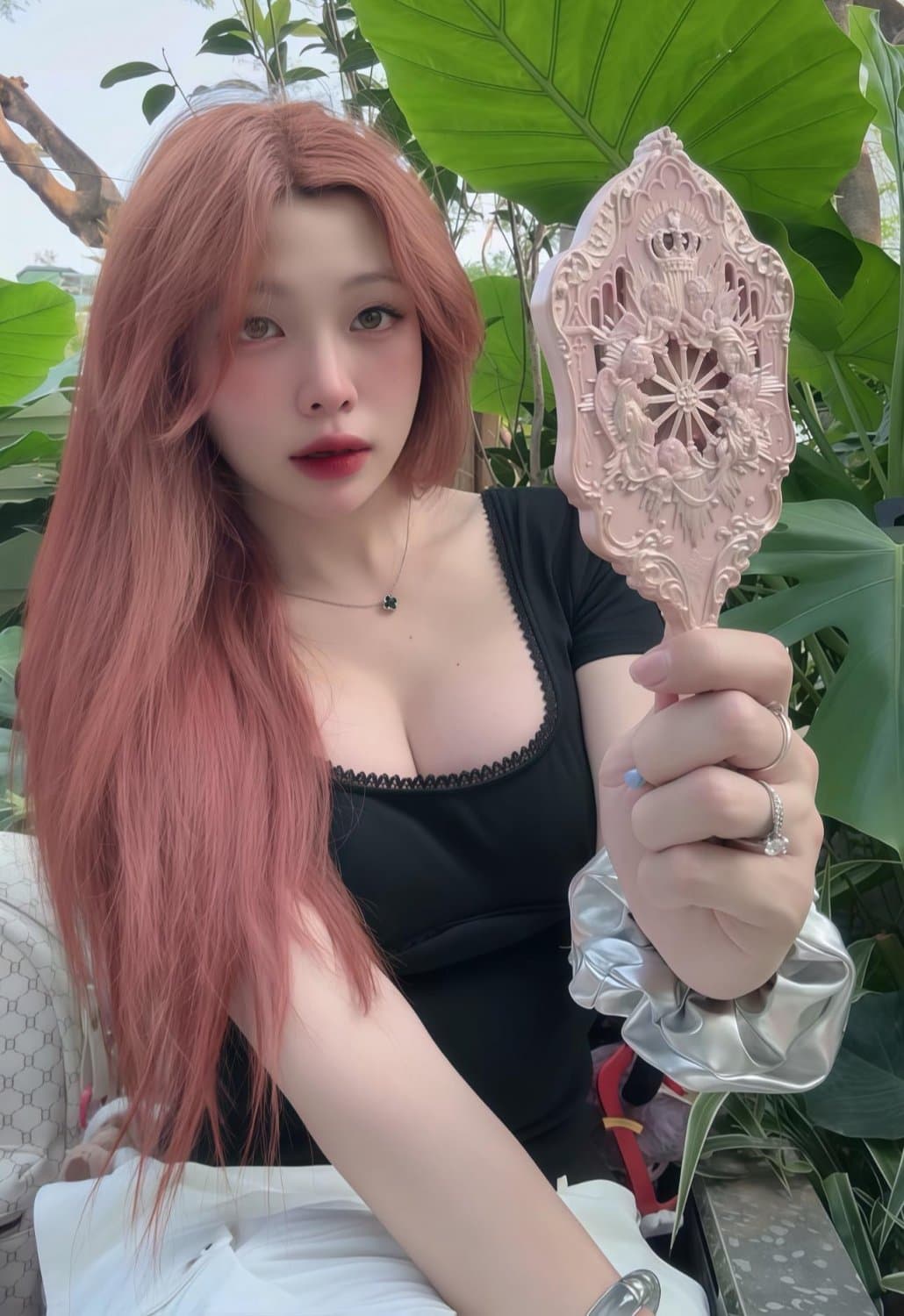 Nhật Hạ  (Elina)