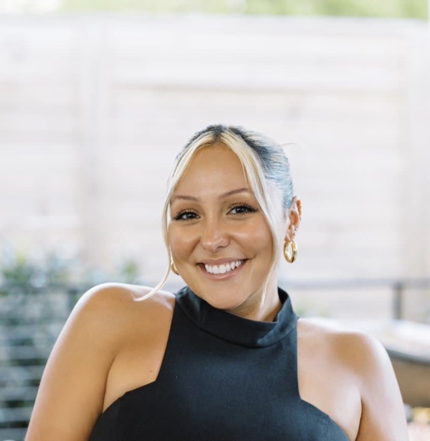 Alabama U grad Jessica “markets” her bare tits on camera so the internet can see them forever