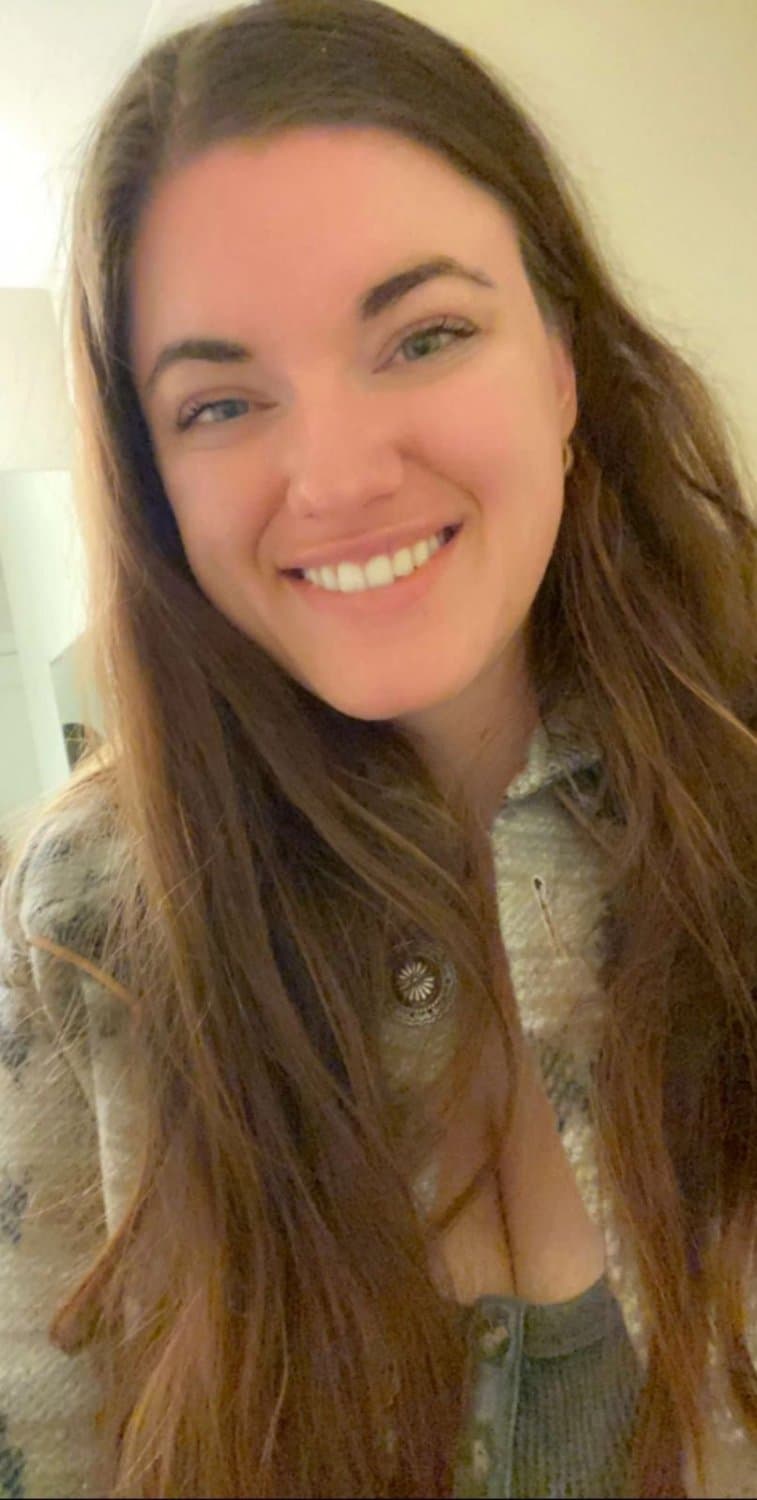 Nurse Ashley horny after work and wants to fuck