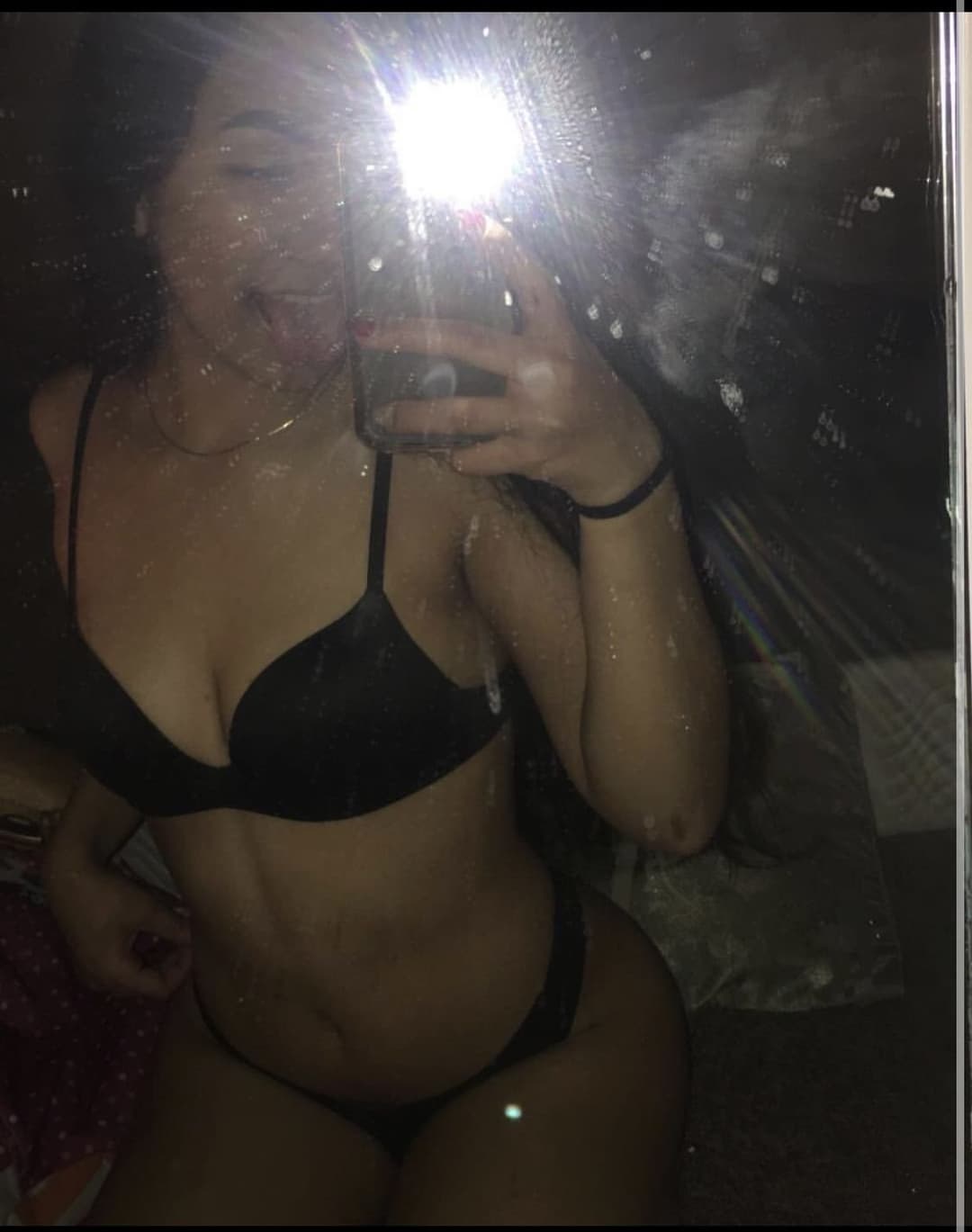 Teen slut Deliah (18) will add one nude for each 100 vieuws!!!