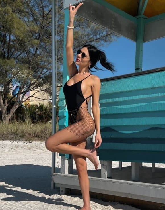 Amanda Ann Millan Fucked by Daughters Middle School Janitor for $300 Hidden Camera Public Disgrace