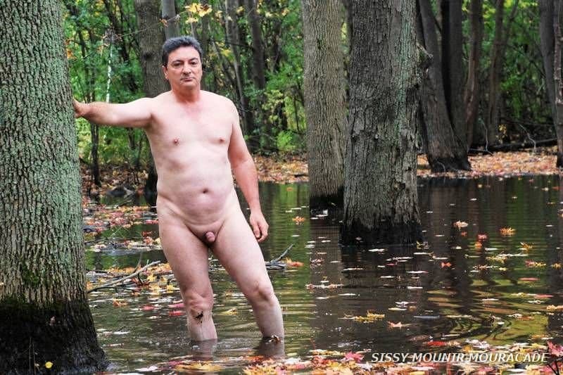 MOUNIR MOURACADE NUDE IN A PUBLIC PARK