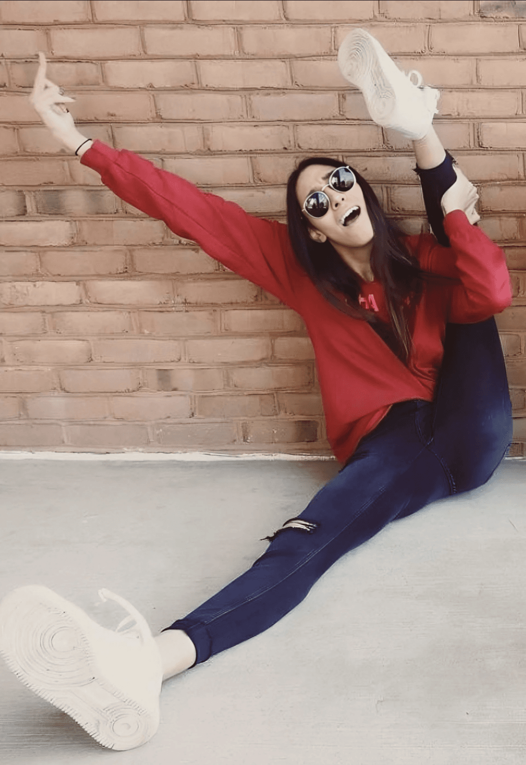 Flexible friend makes me tie her up before we fuck