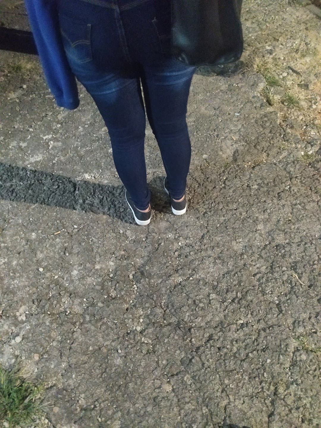 Mature on Bus stop ?