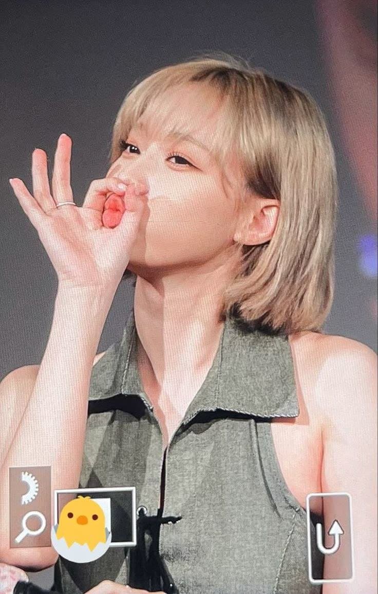 Click to view full size Winter is one of the SEXIEST WHORES in the entire KPOP industry