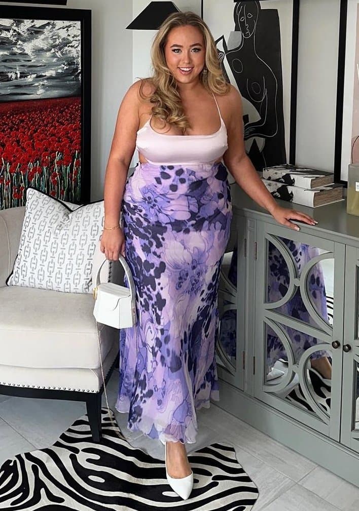 Curvey Little Teen chub. Make her famous