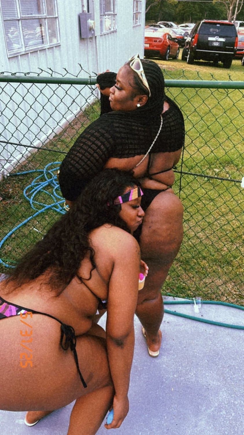 THICK HUGE CHOCOLATE SEXY CHUNKY EBONY SSBBW BBW BIG OLE JUICY ASS GOONER MATERIAL