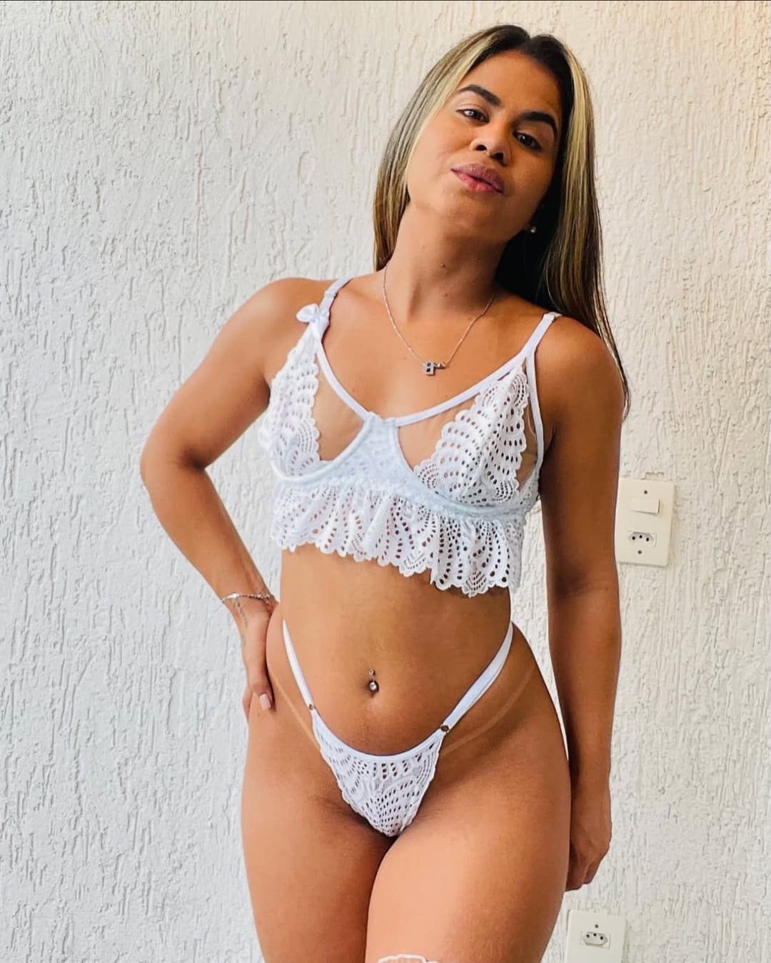 Click to view full size Gostosa da belinda lingeries