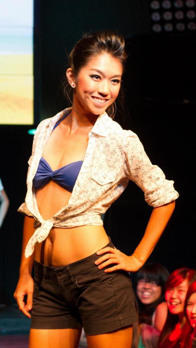 Amazing Asian girl in toilet