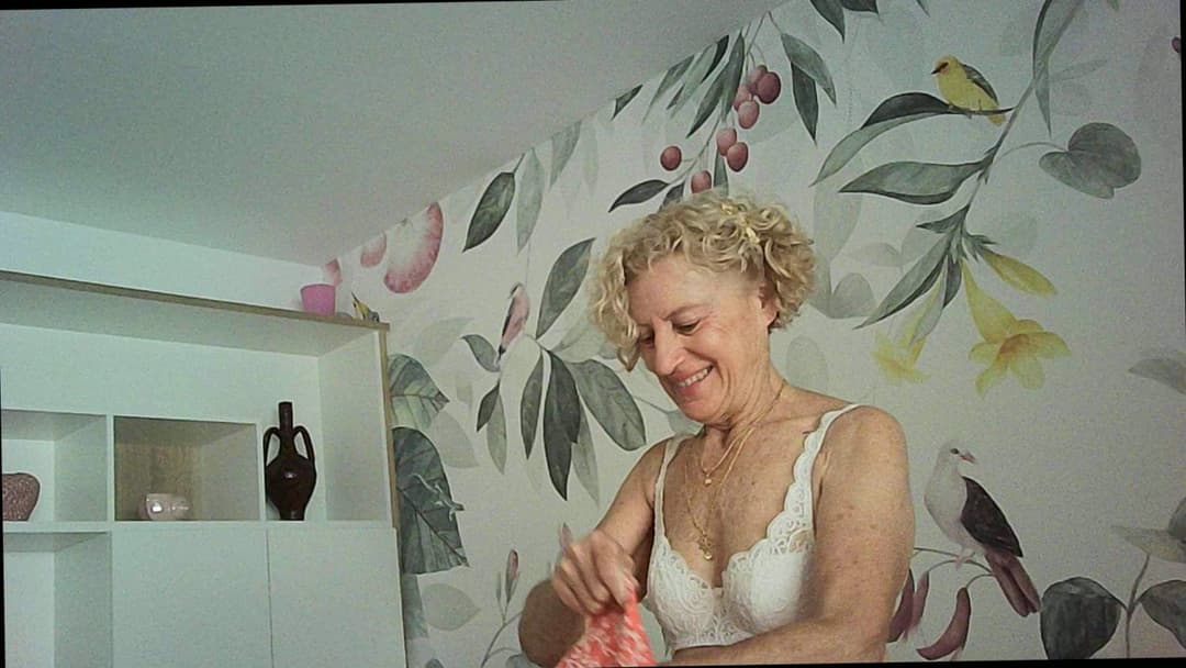 Redressing after fun three hidden cams