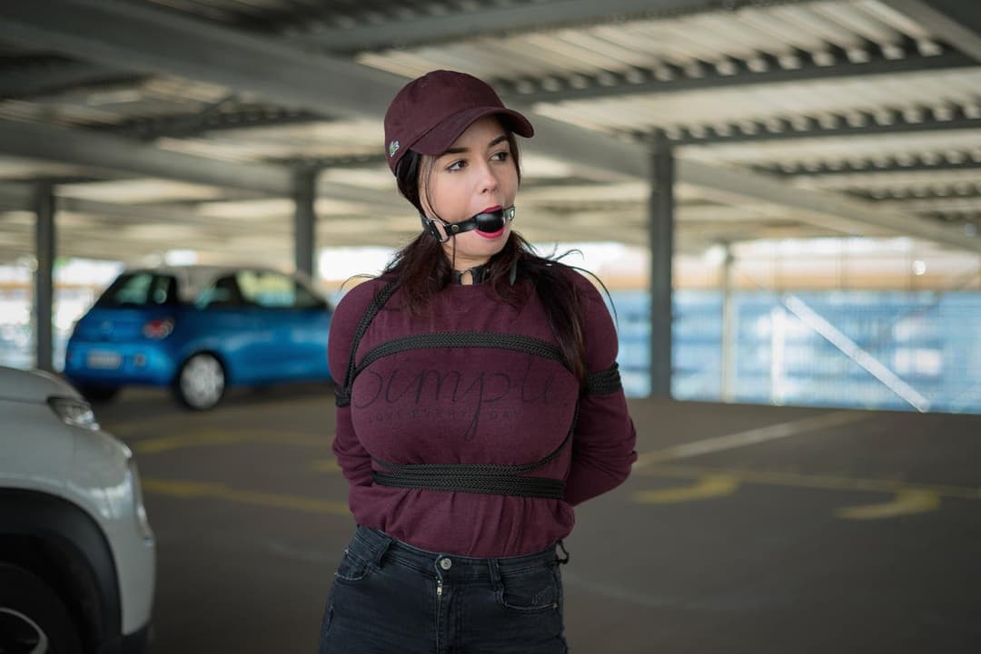 Julia BDSM Slut Likes To Get Tied Up