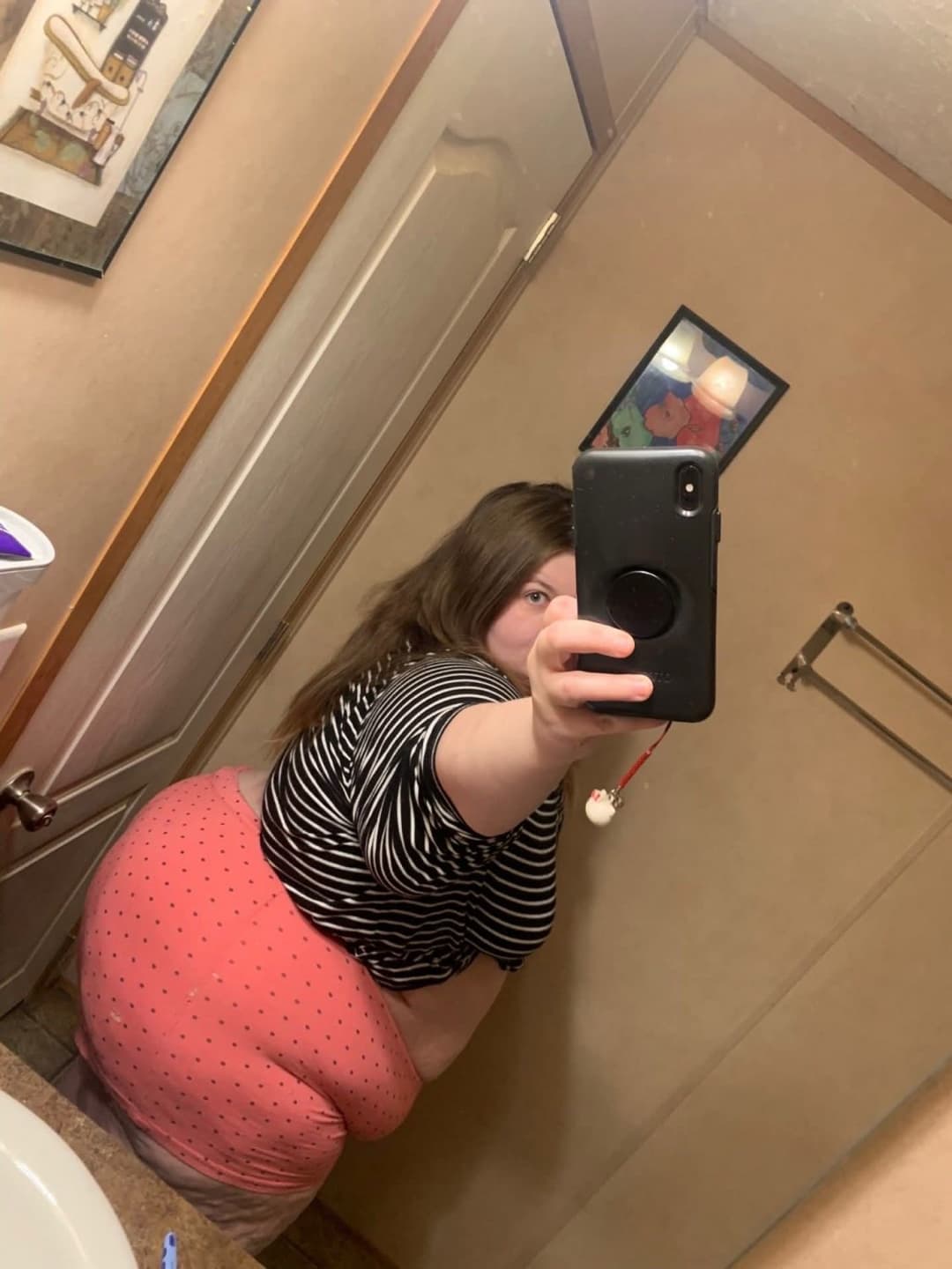 MASSIVE HUGE PAWG SSBBW BBW HUGE THICK BIG ASS GOONER MATERIAL