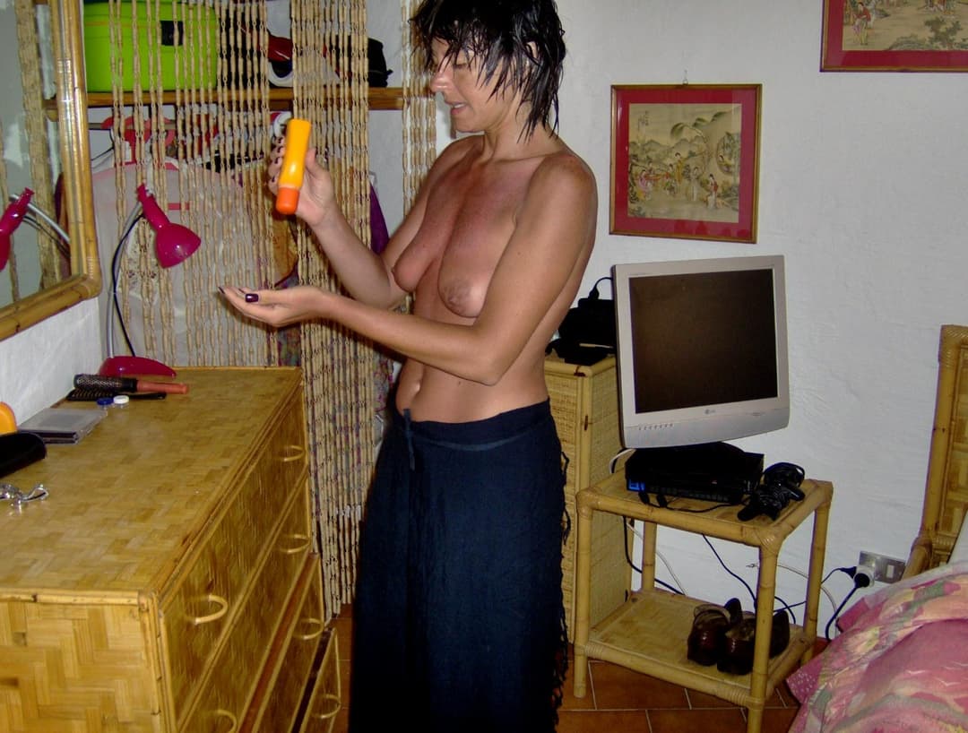 Click to view full size Elena super SlutWife from italy