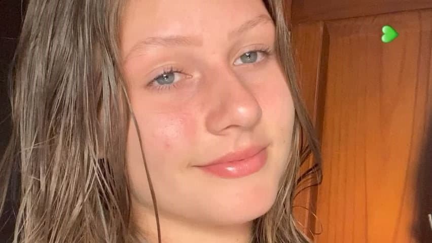 ju.huzar aluna de Curitiba que dava para professor e traia o namorado VENDE PACK