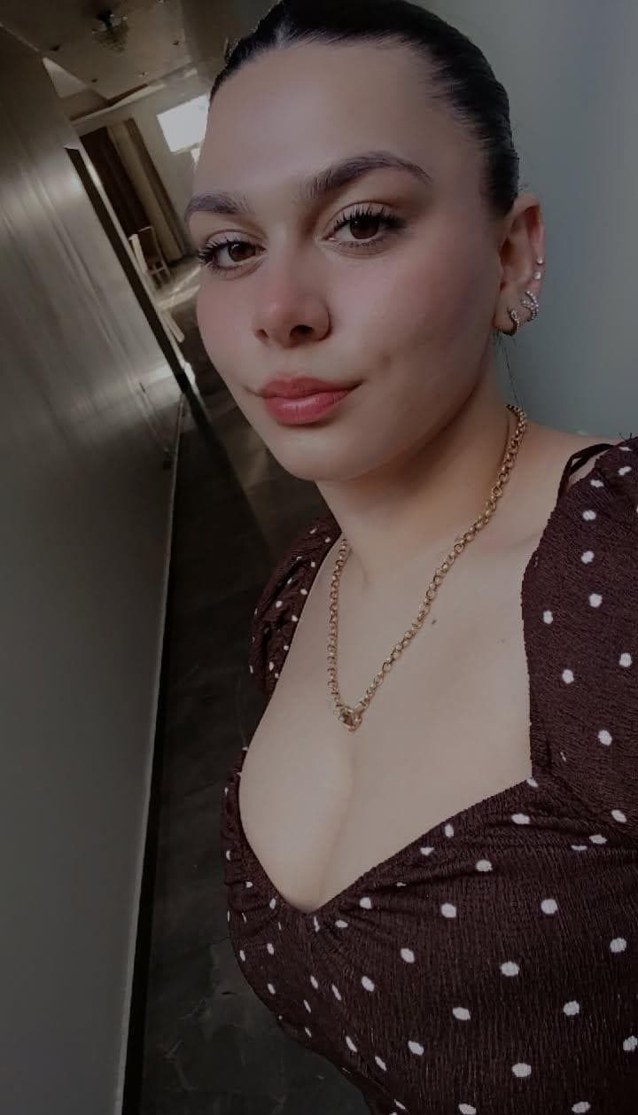 Estrella gitana de 20 tetona