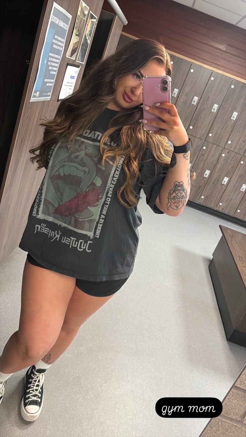 thick gym girl phoebe kitchen 22