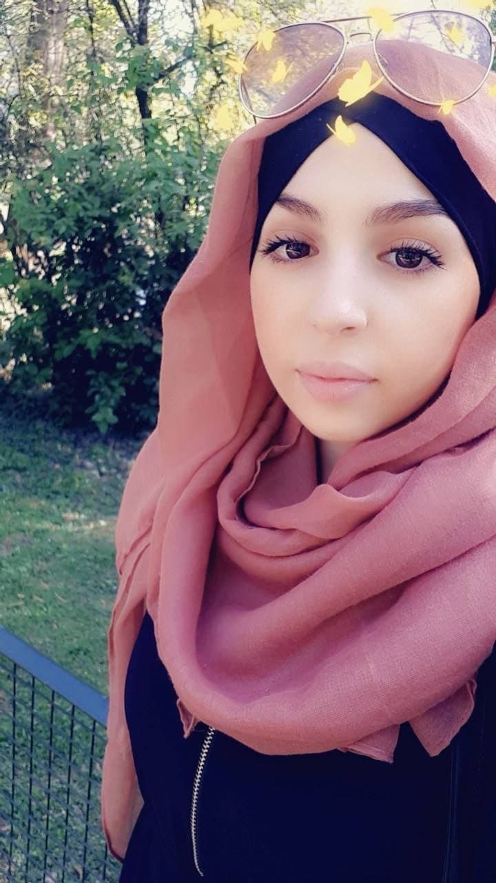 Best hijab whore you will ever see i hope anyone knows her name or anyting more form her