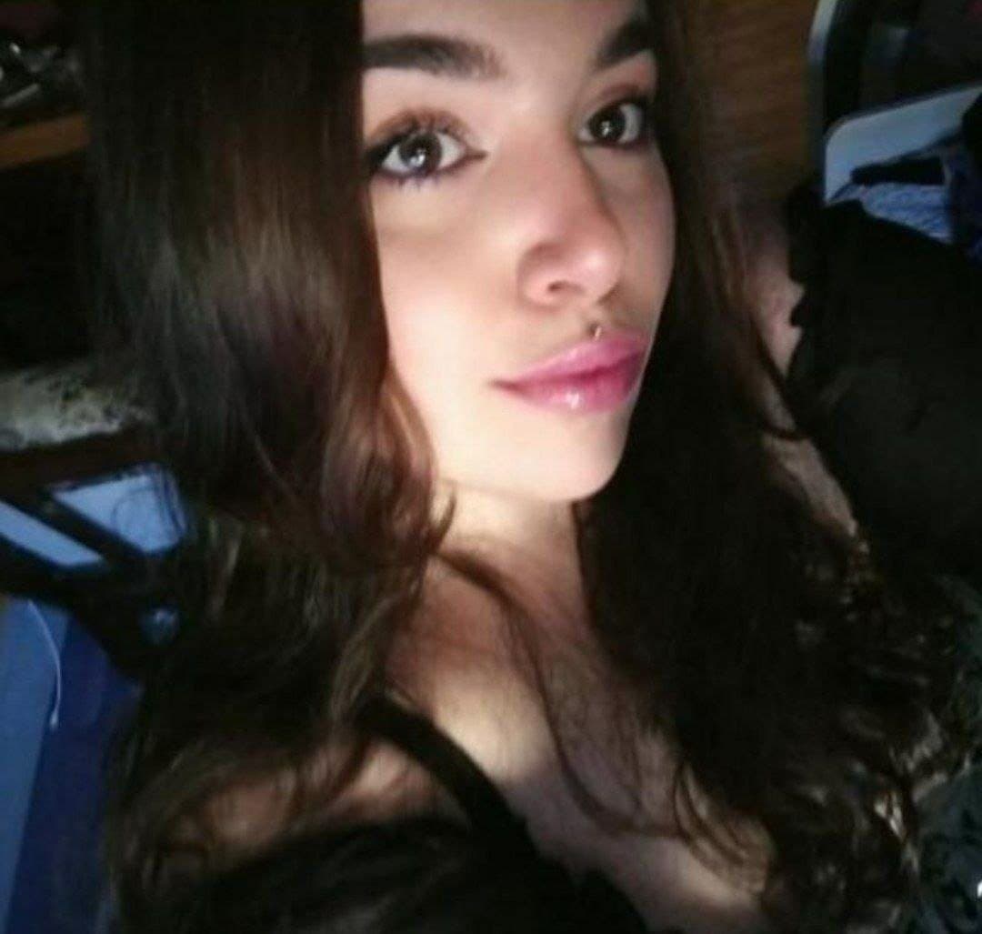 Big titty slut loves suckin big cocks