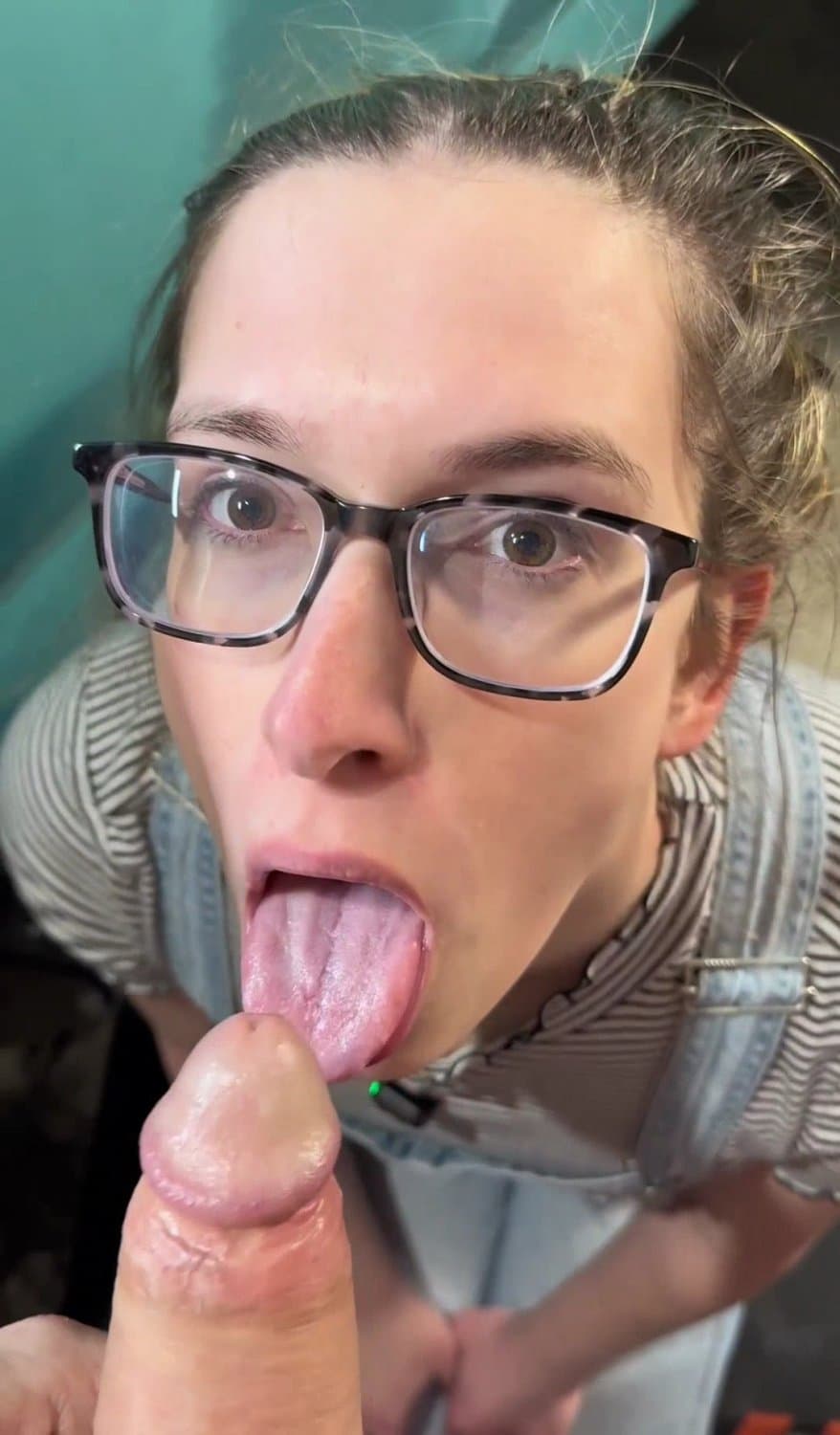 Tutorial Turns To Blow Job W/ Caylee