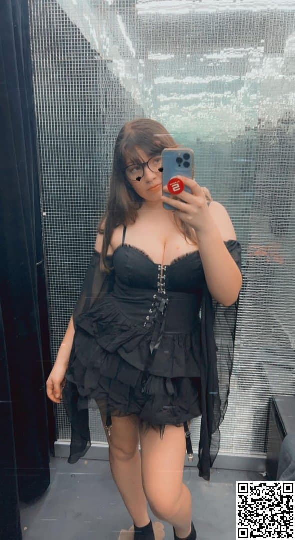 Kaylee - 23yo Big Tits (Non-nude)