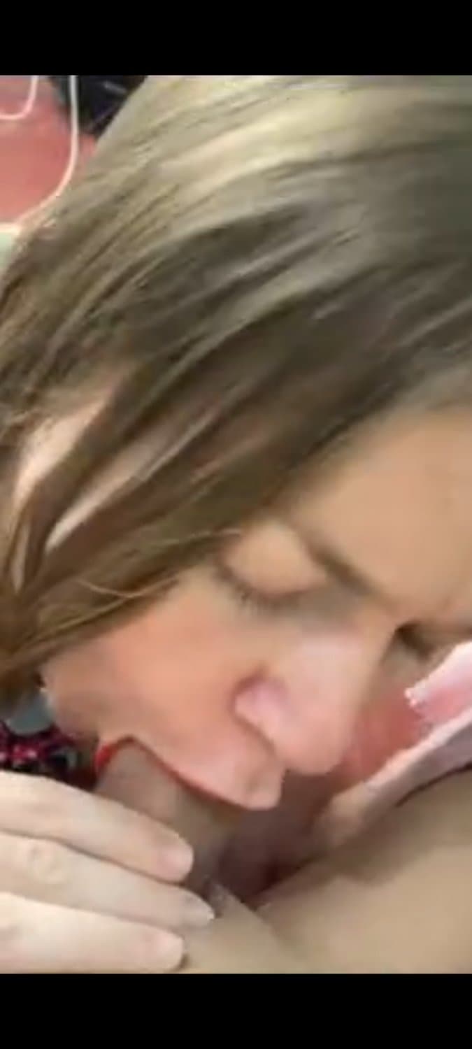 Mariana Graziela, a beautiful face doing a beautiful Blow job