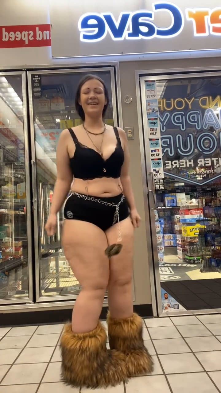 Whooty Body Goth IG Thot Phat Ass White Girl