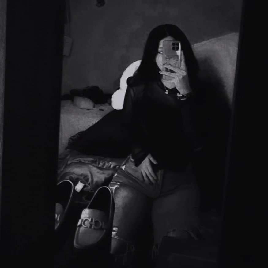 Se pone cachonda estando sola