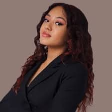 Who wants to see her handcuffed getting fucked?