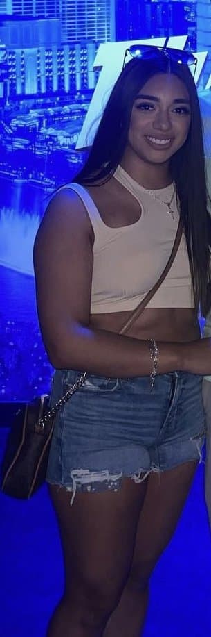 Click to view full size Latina with best legs and beautiful face no pull out game