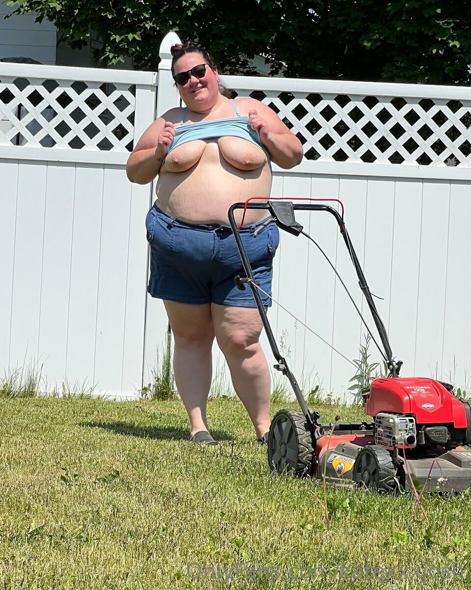 Horny Bbw wife show her skill for husband