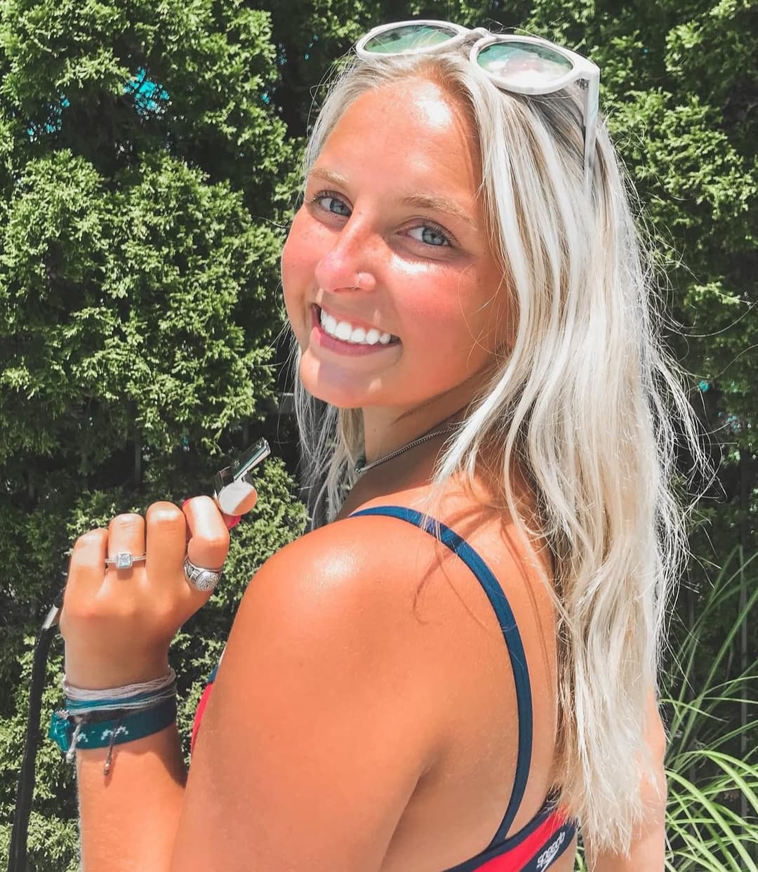 Click to view full size College Bikini Hottie Taylor(Lifeguard)