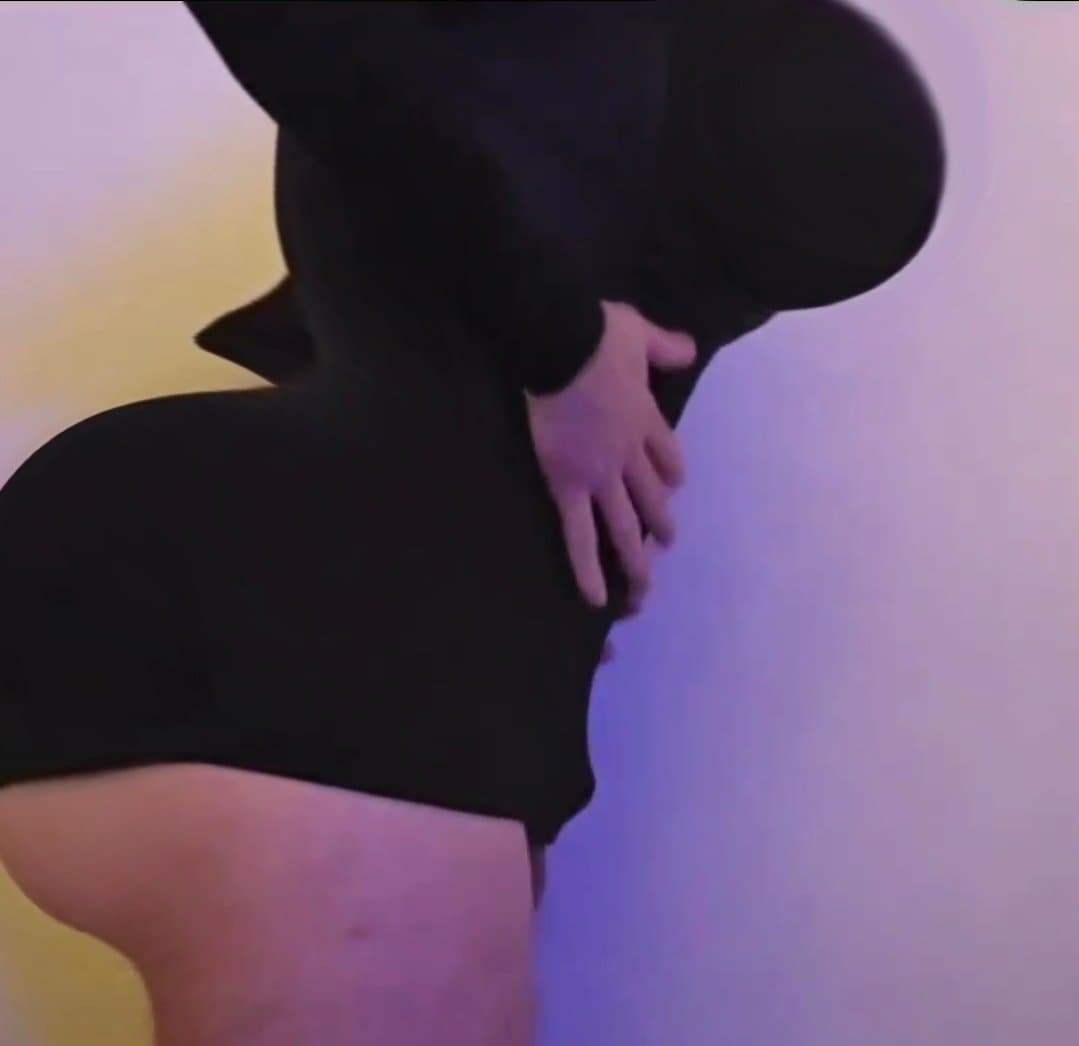 Big ass and big breast plate xx repost and comment x