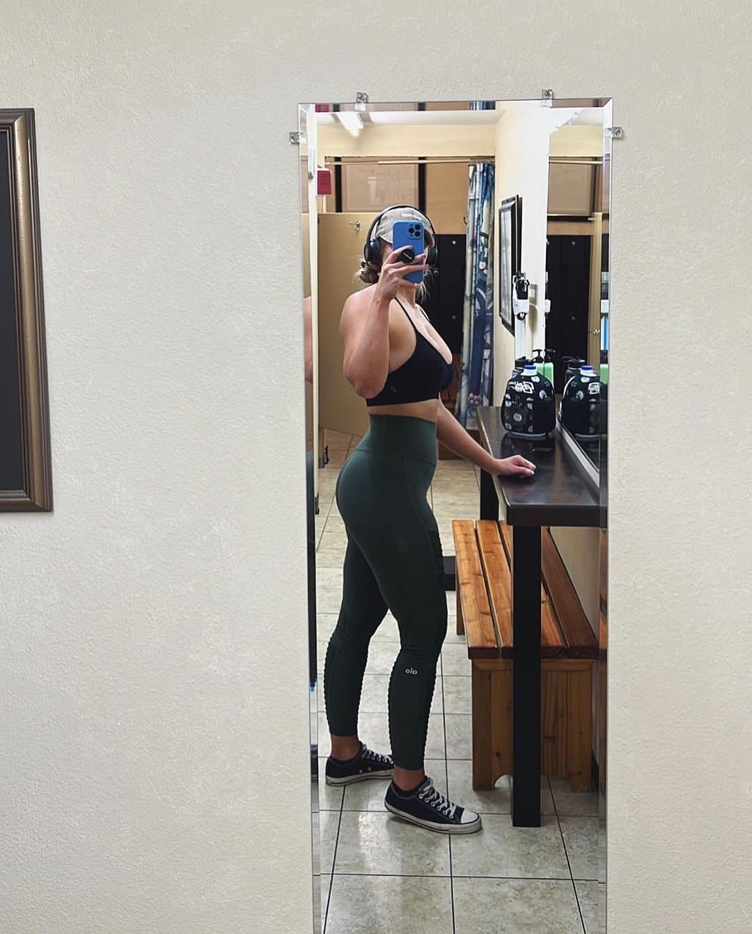 Thick Latina vs. Thick white girl pick