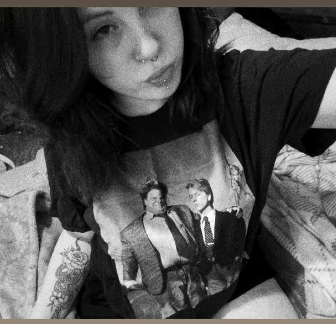 Click to view full size 19 yr old mady