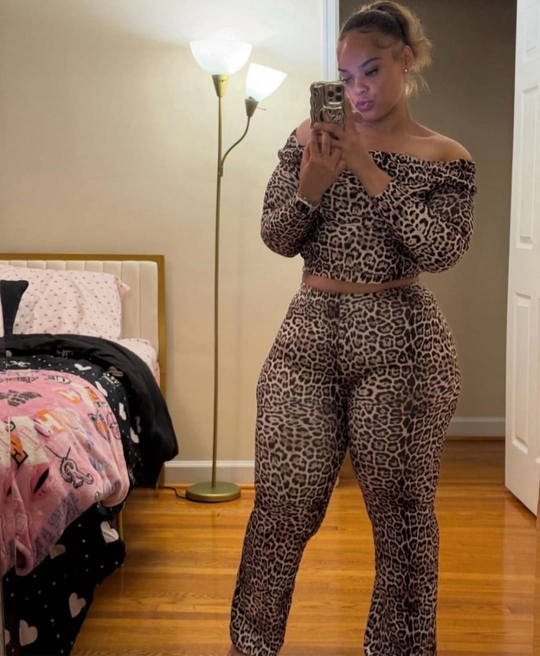 THICK CURVY EBONY BIG BOOTY