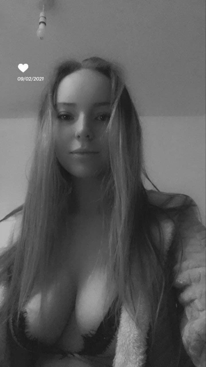 Submitted and risked Girlfriend. Want to risk your girl too? DM me